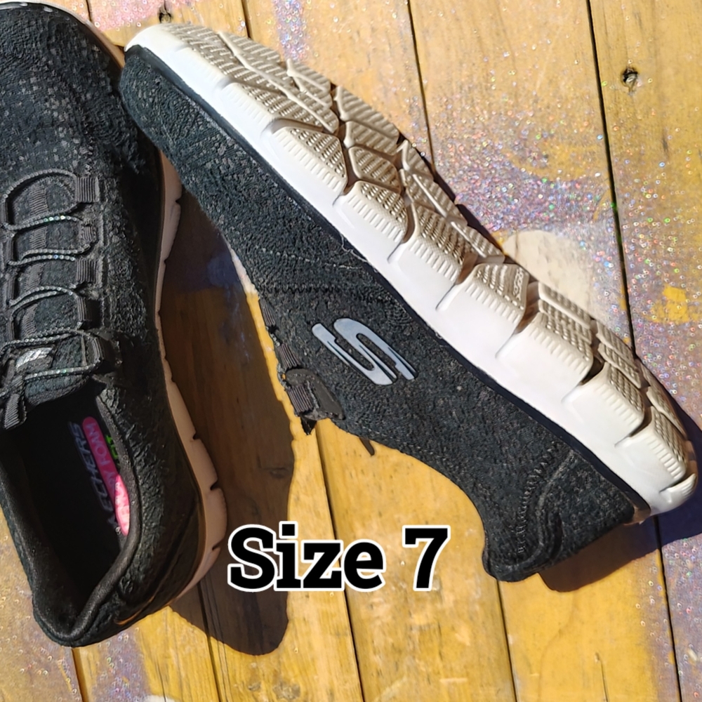 Skechers Black Athletic Shoes Size 7